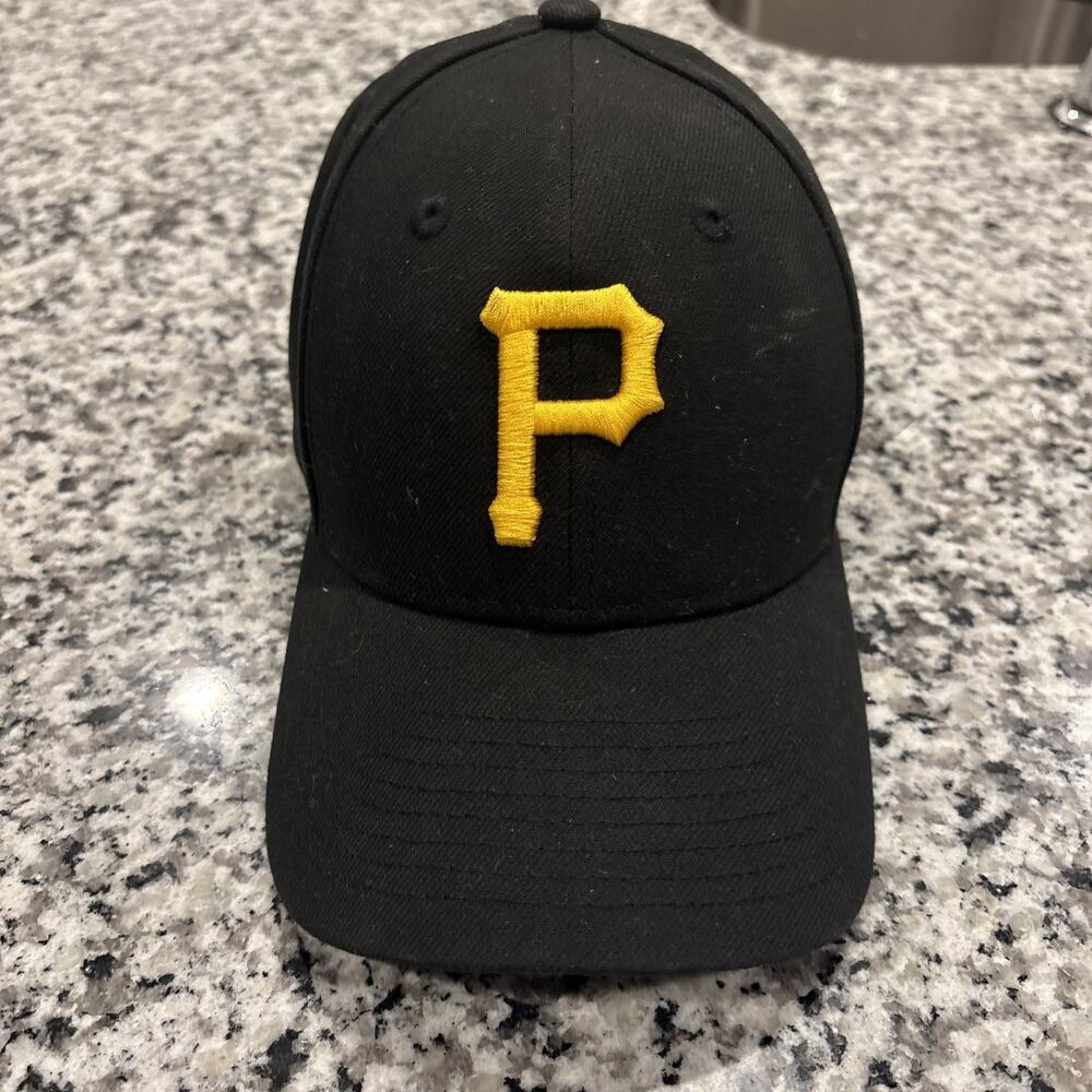 MLB Pittsburgh Pirates P 9Forty Snapback New Era Hat Cap Black Yellow Youth